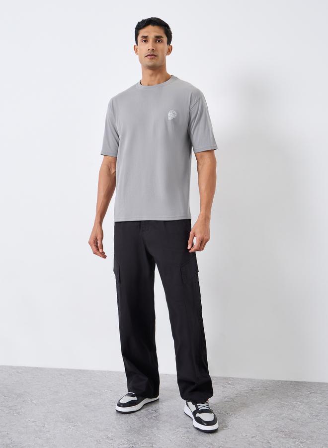 ستايلي تيشيرت بطبعة جرافيك وبقصة واسعة - Image 2